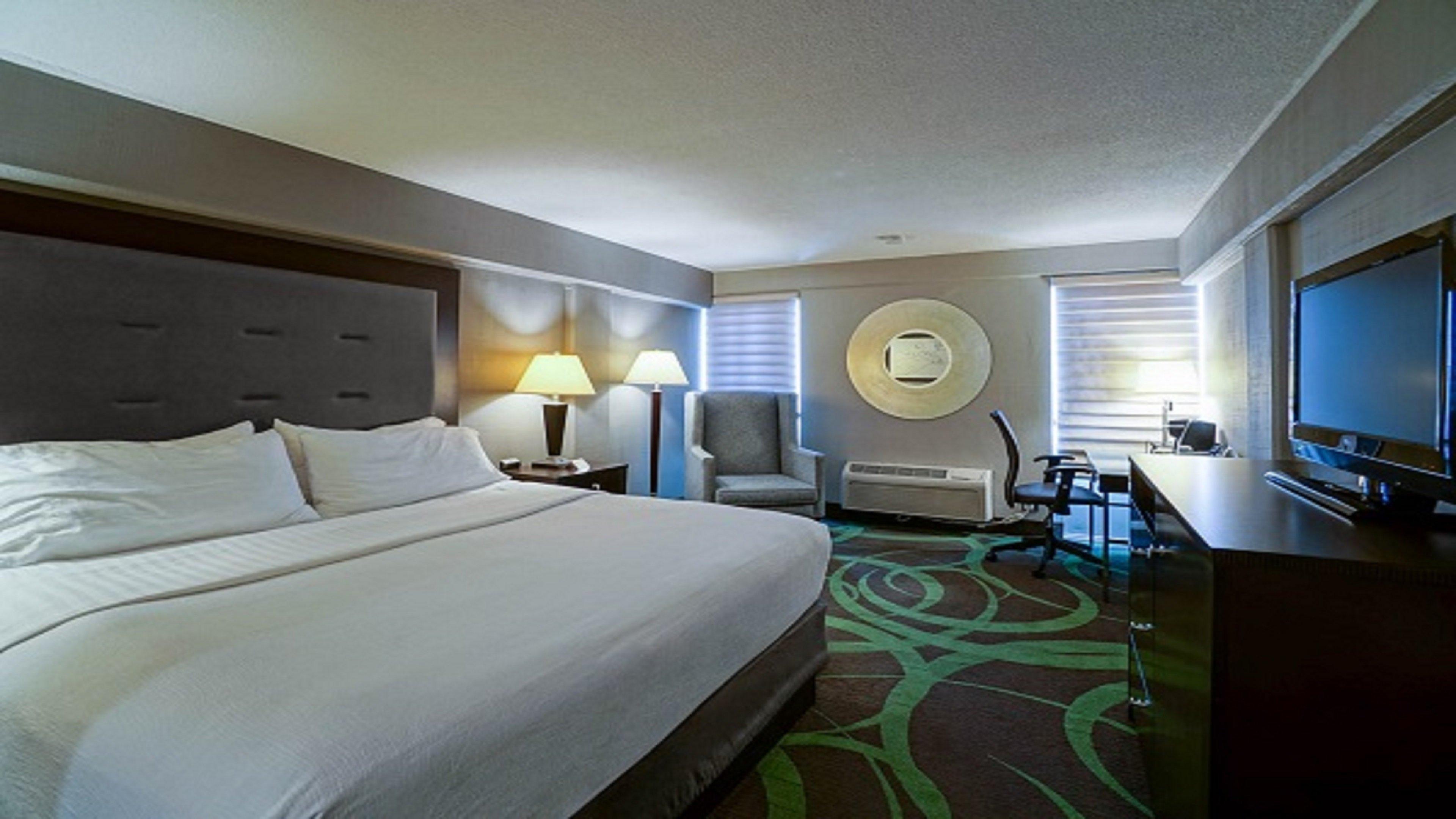 Holiday Inn At The Campus By Ihg Manhattan Exterior photo