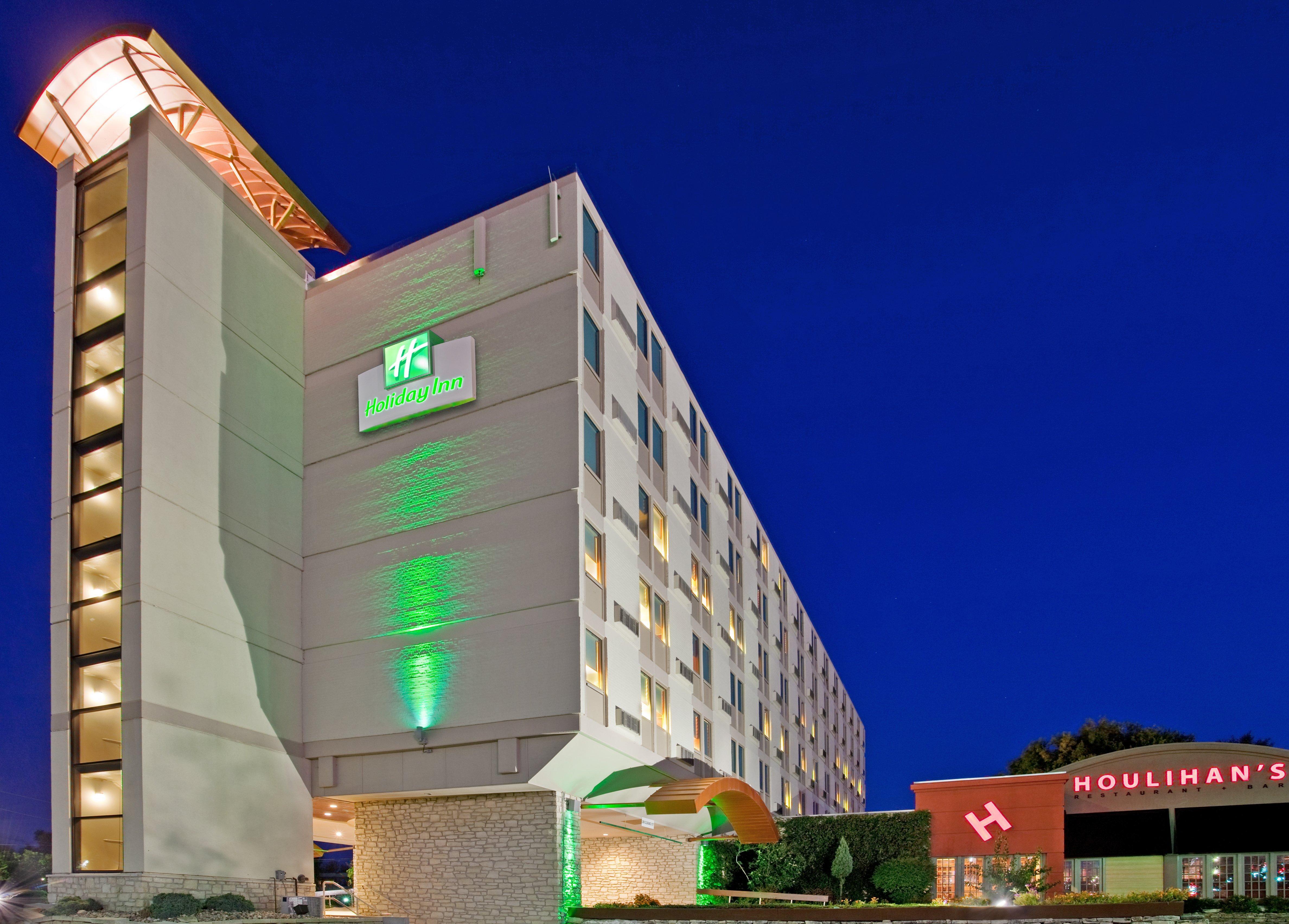 Holiday Inn At The Campus By Ihg Manhattan Exterior photo