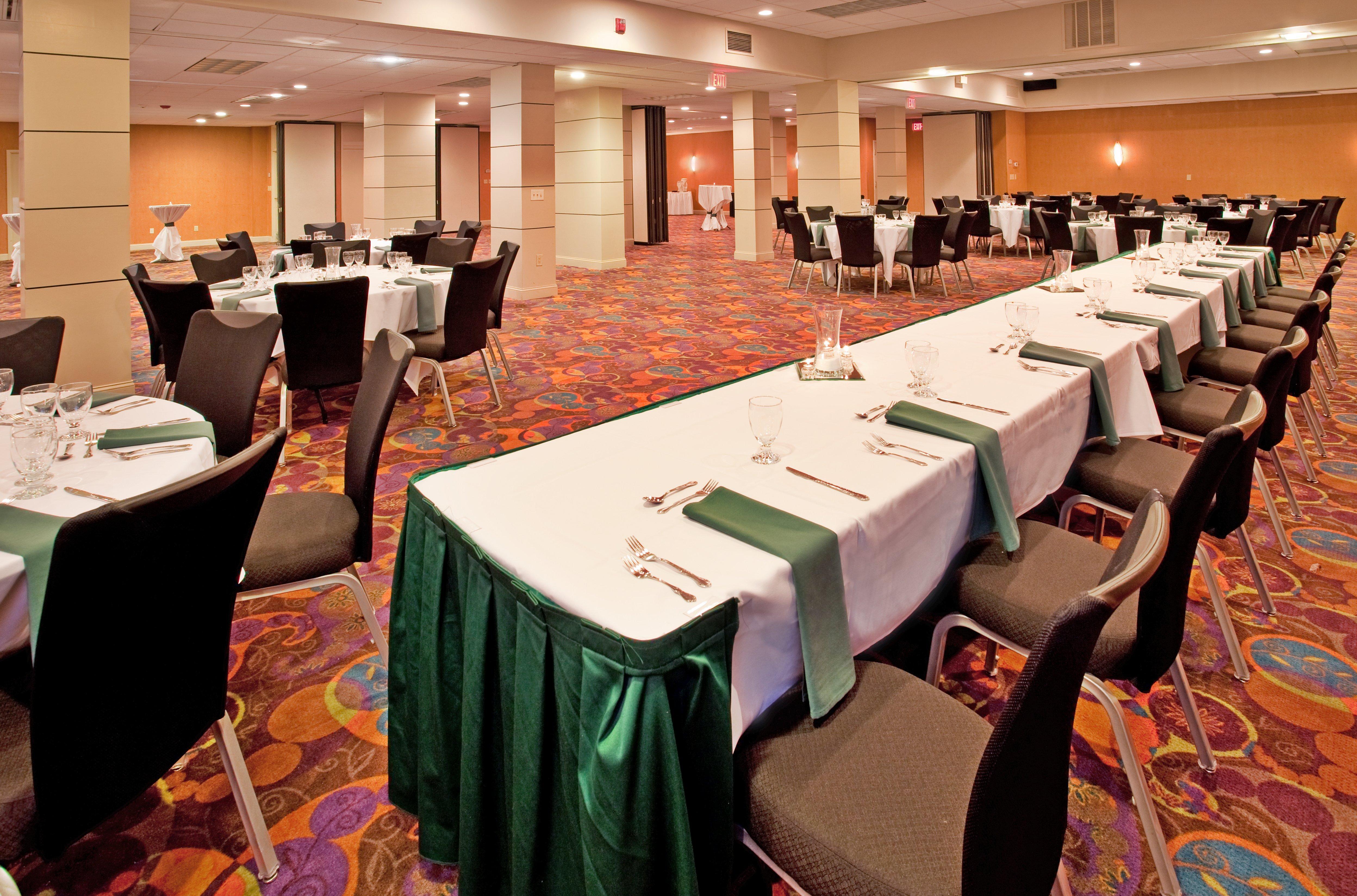 Holiday Inn At The Campus By Ihg Manhattan Exterior photo