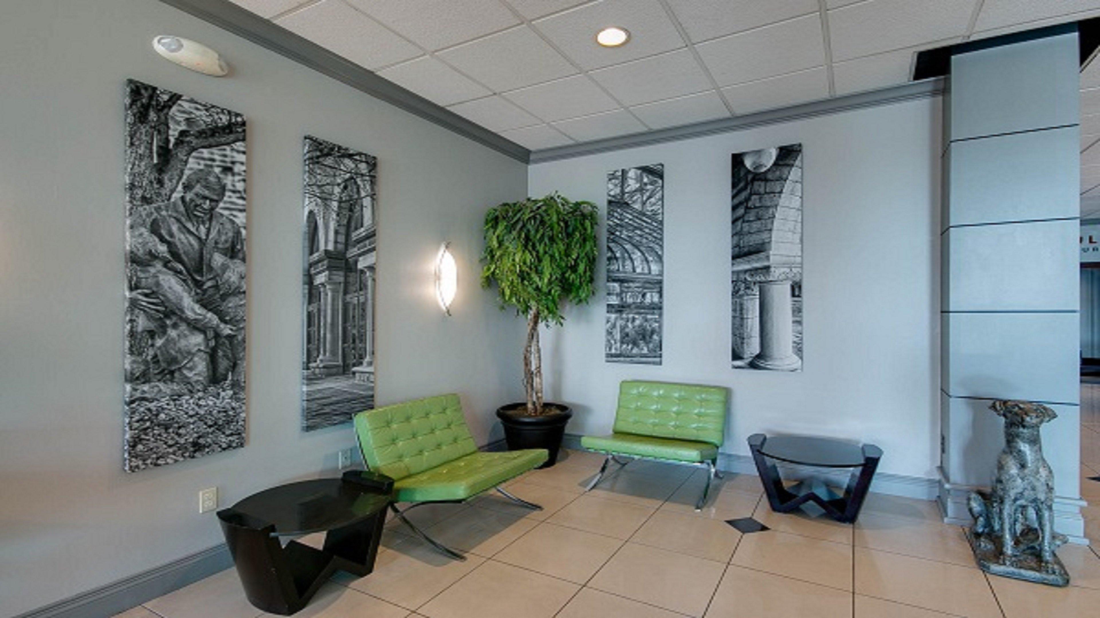 Holiday Inn At The Campus By Ihg Manhattan Exterior photo