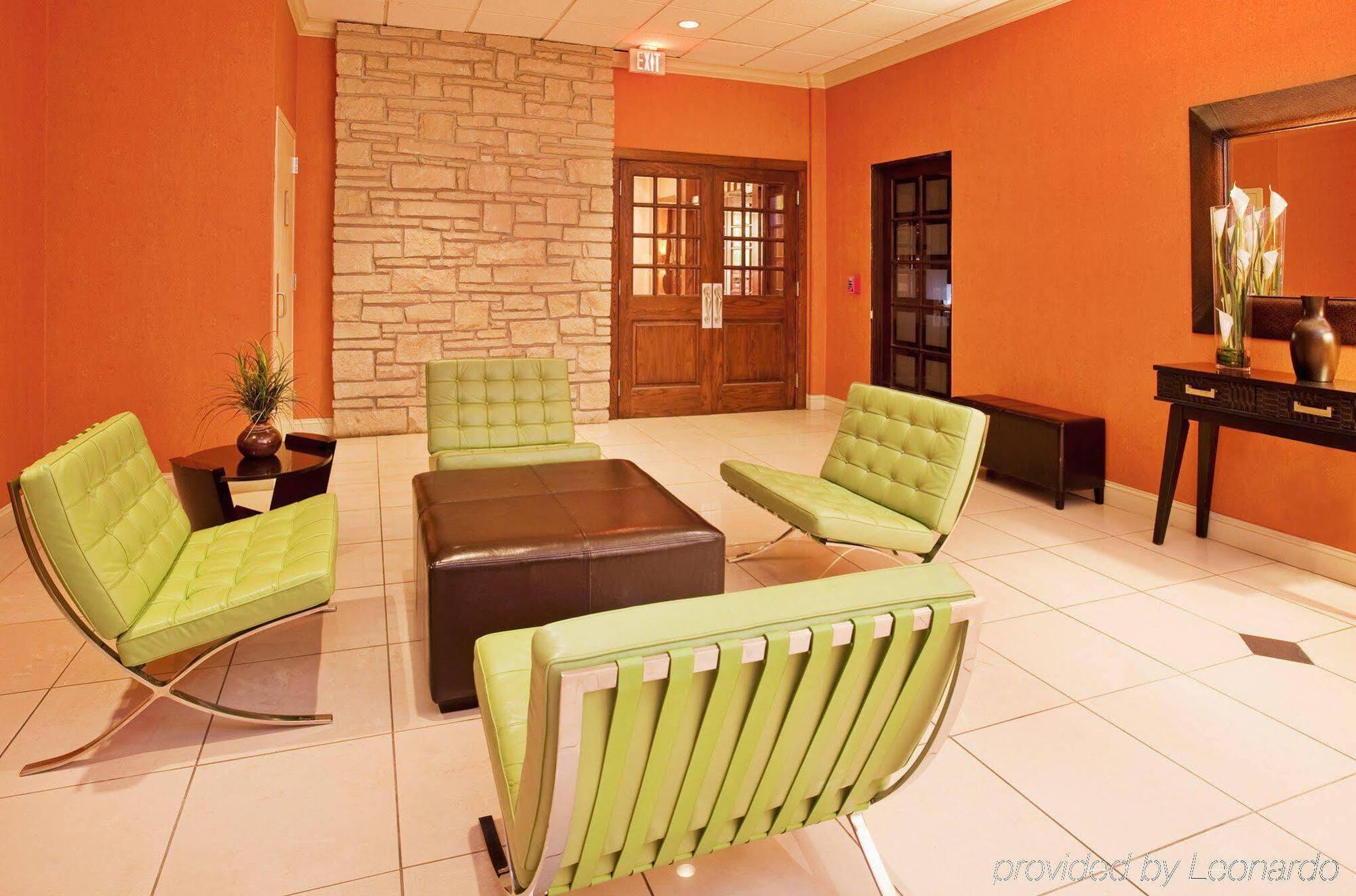 Holiday Inn At The Campus By Ihg Manhattan Exterior photo